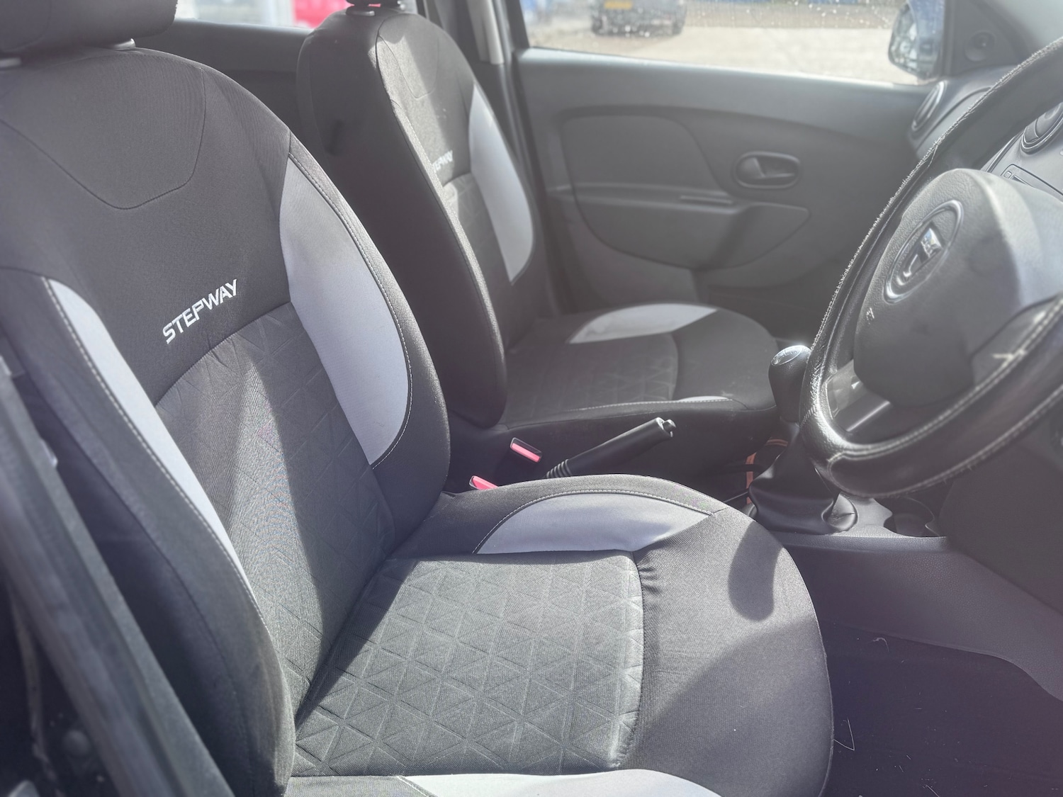 Used Dacia Sandero Stepway 2013 for sale - 77639640: Photo 6