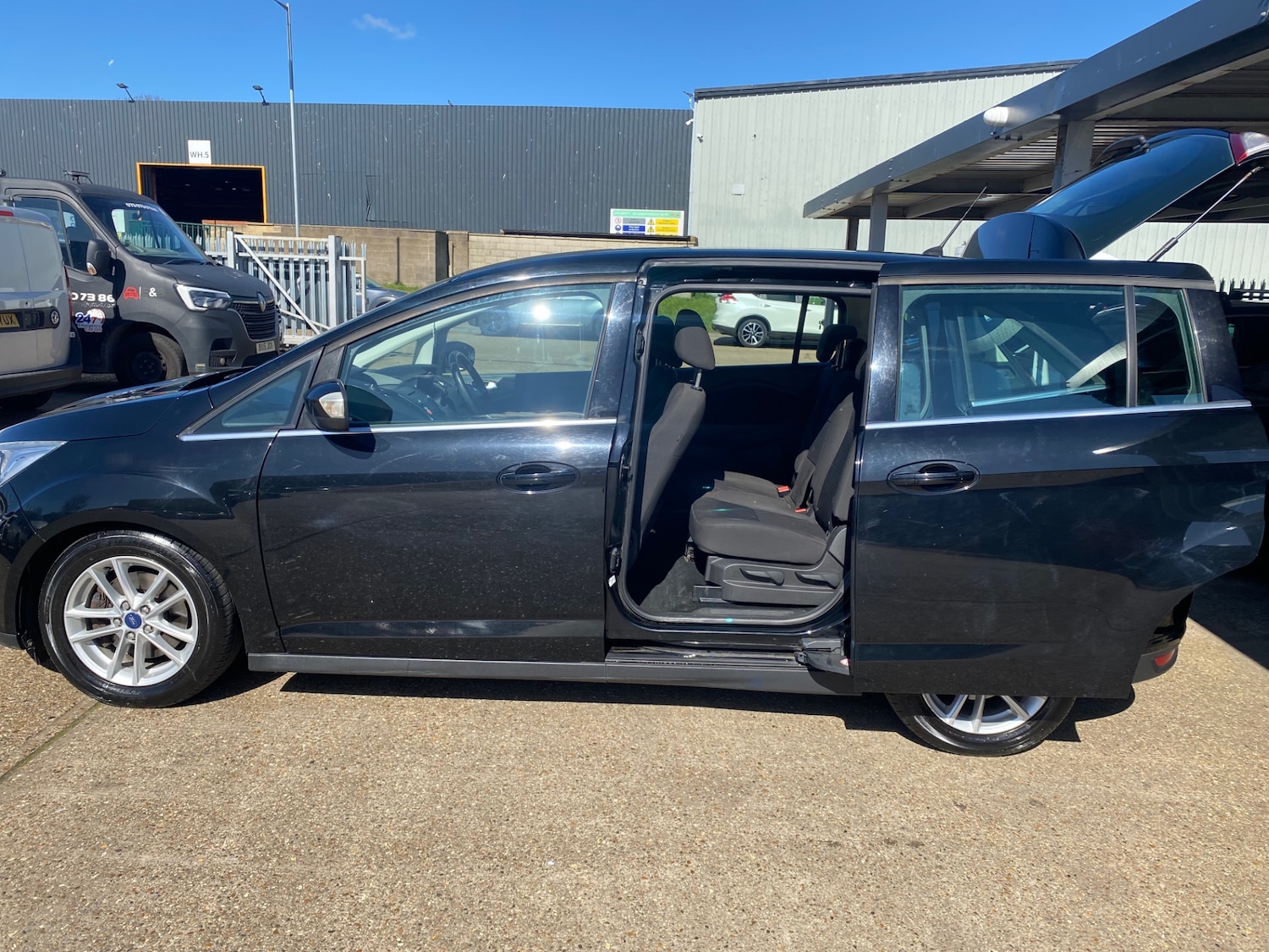 Used Ford Grand C-Max 2016 for sale - 78026336: Photo 15