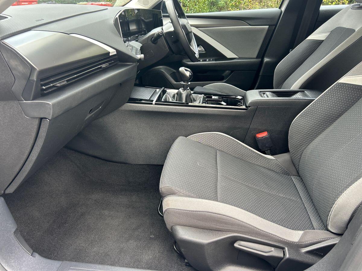 Used Vauxhall Astra 2023 for sale - 78043660: Photo 2