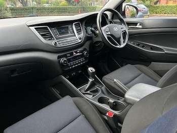 Used Hyundai TUCSON 2017 for sale - 76299988: Photo 2