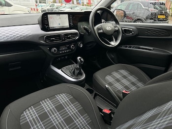 Used Hyundai i10 2024 for sale - 76249588: Photo
