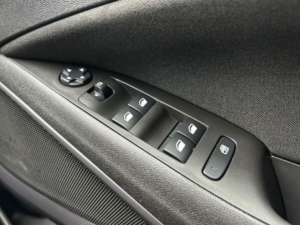 Used Vauxhall Crossland 2022 for sale - 76300524: Photo 28