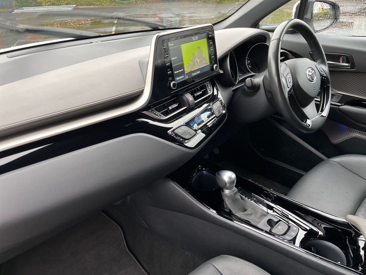 Used Toyota C-HR 2022 for sale - 76577614: Photo 2