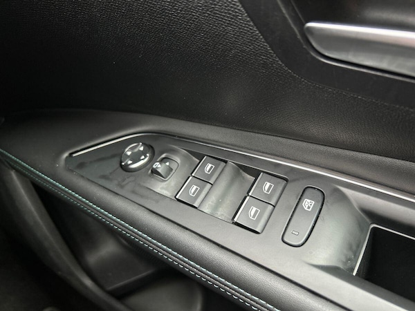 Used Peugeot 5008 2023 for sale - 76300122: Photo 30