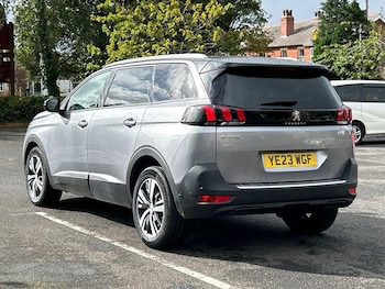 Used Peugeot 5008 2023 for sale - 76300122: Photo 3