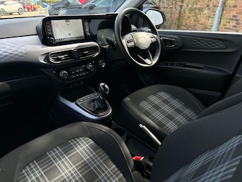 Used Hyundai i10 2024 for sale - 76249553: Photo