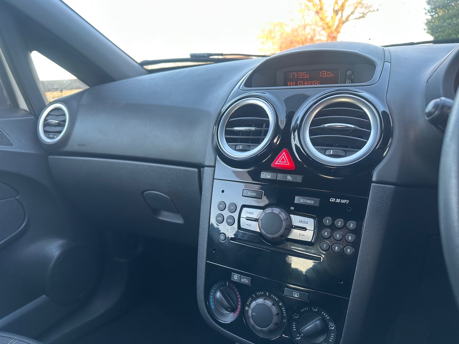 Used Vauxhall Corsa 2014 for sale - 77921081: Photo 13