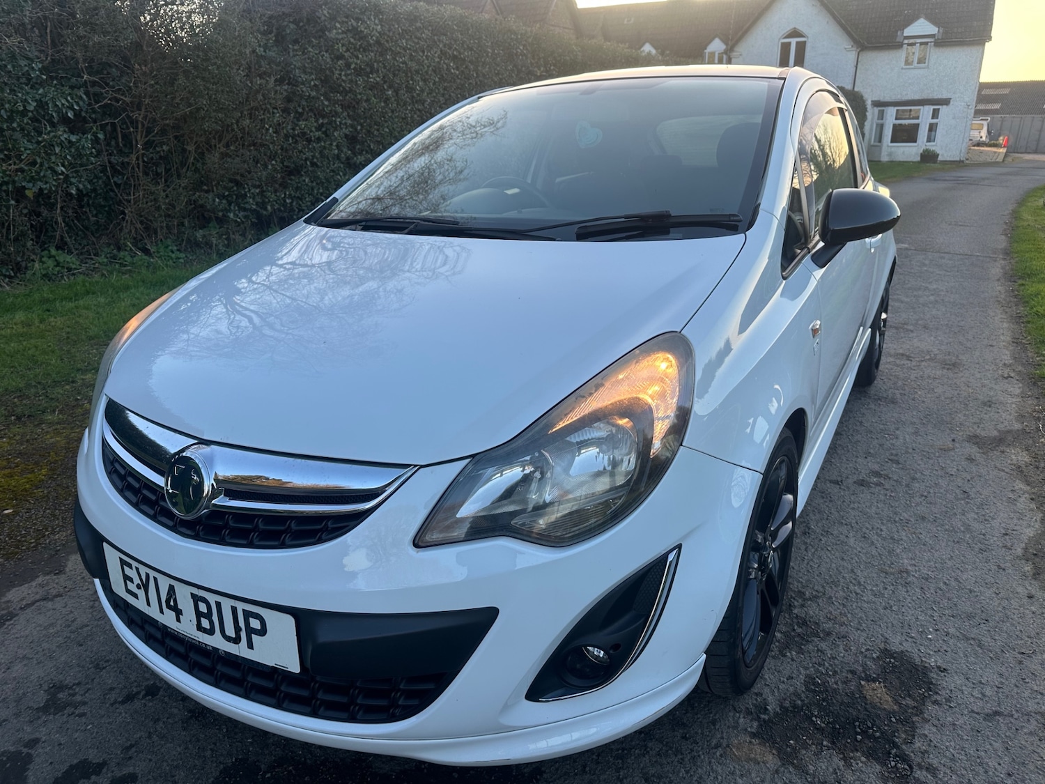 Used Vauxhall Corsa 2014 for sale - 77921081: Photo 3