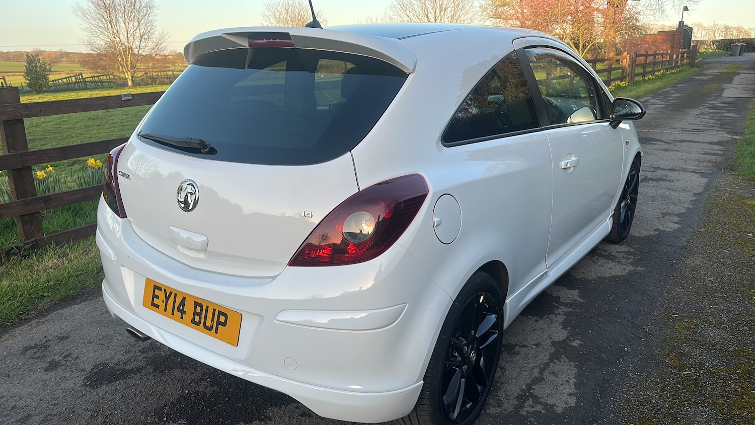 Used Vauxhall Corsa 2014 for sale - 77921081: Photo 4