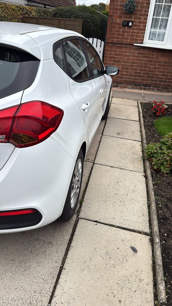 Used Kia Ceed 2015 for sale - 76316959: Photo 3