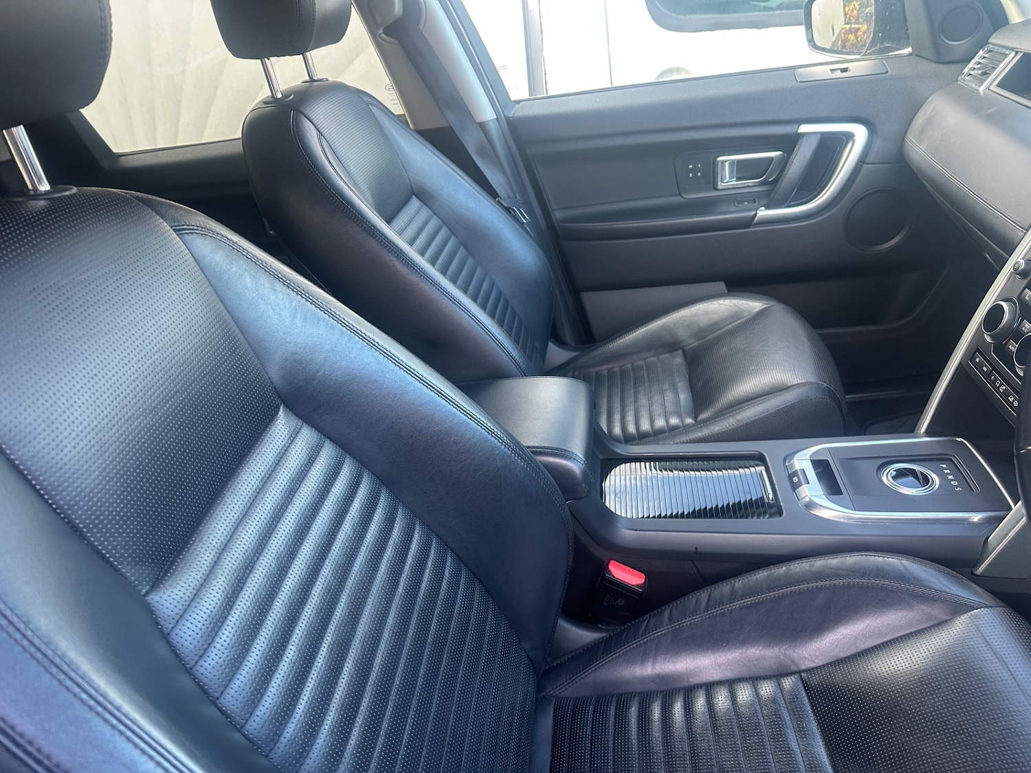 Used Land Rover Discovery Sport 2016 for sale - 76392315: Photo 12