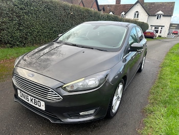 2016 (16) - 1.0 EcoBoost Zetec 5dr