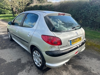 Used Peugeot 206 2005 for sale - 77832002: Photo