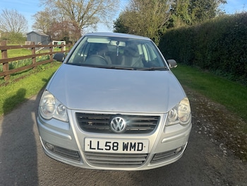 Used Volkswagen Polo 2009 for sale - 78109876: Photo