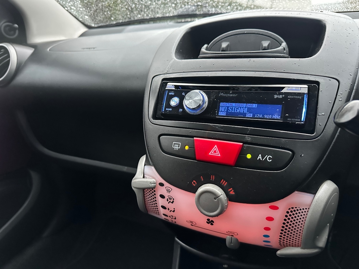 Used Peugeot 107 2013 for sale - 76580025: Photo 8