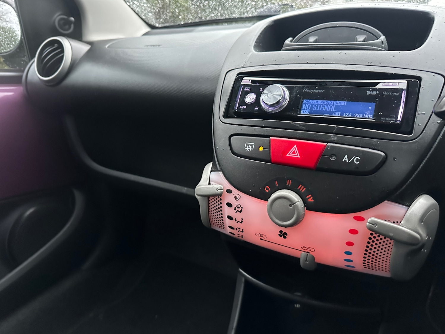 Used Peugeot 107 2013 for sale - 76580025: Photo 9