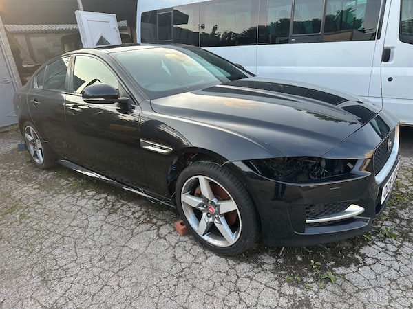 Used Jaguar XE 2016 for sale - 74970085: Photo 1