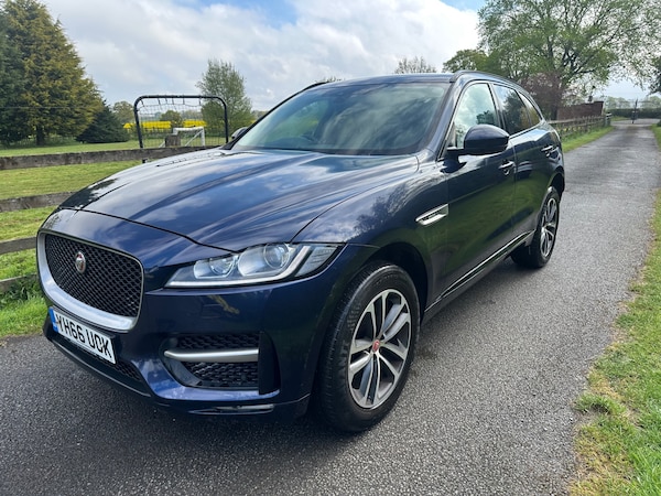 Used Jaguar F-Pace 2016 for sale - 74445093: Photo 4