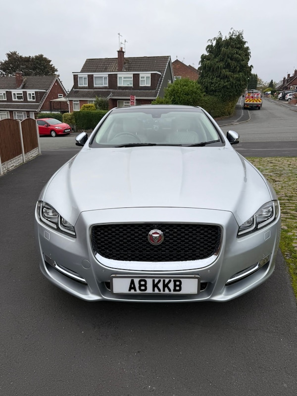 Used Jaguar XJ 2016 for sale - 76249331: Photo 1