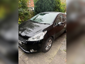 Peugeot - 208
