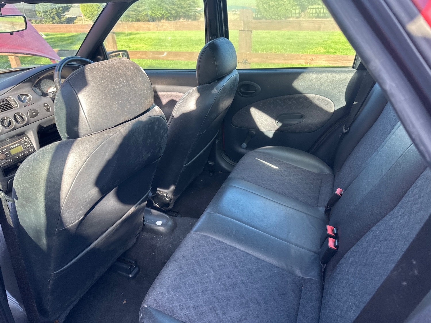 Used Ford Escort 1997 for sale - 76444389: Photo 13