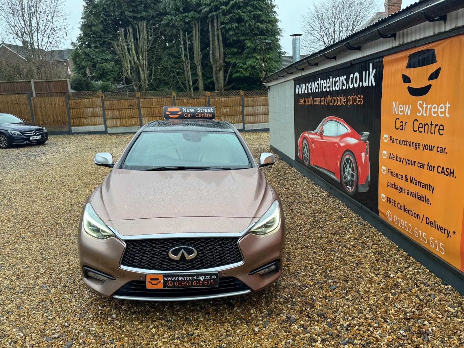 Used Infiniti Q30 2016 for sale - 77278707: Photo 2