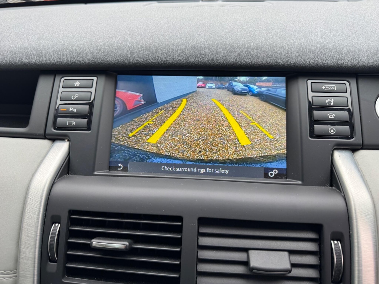 Used Land Rover Discovery Sport 2018 for sale - 76592897: Photo 65