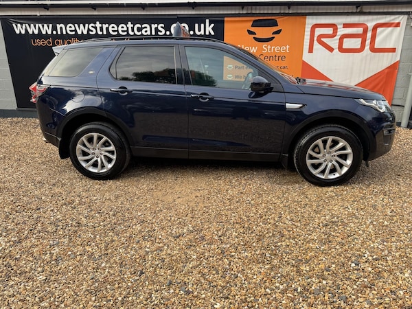 Used Land Rover Discovery Sport 2017 for sale - 76247411: Photo 5