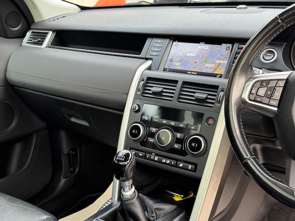 Used Land Rover Discovery Sport 2017 for sale - 76247411: Photo 61
