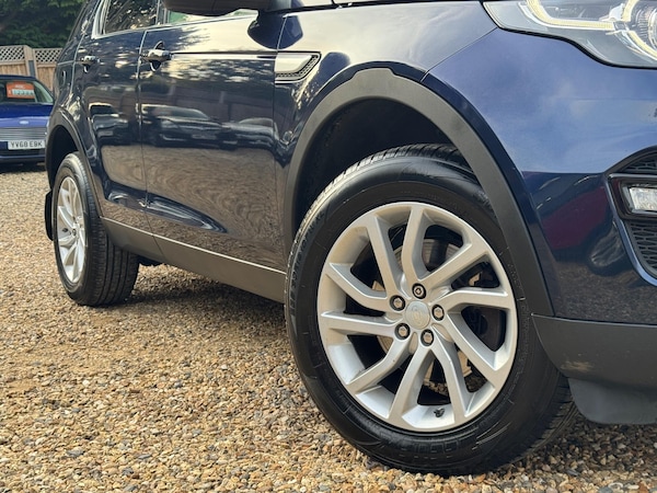 Used Land Rover Discovery Sport 2017 for sale - 76247411: Photo 78