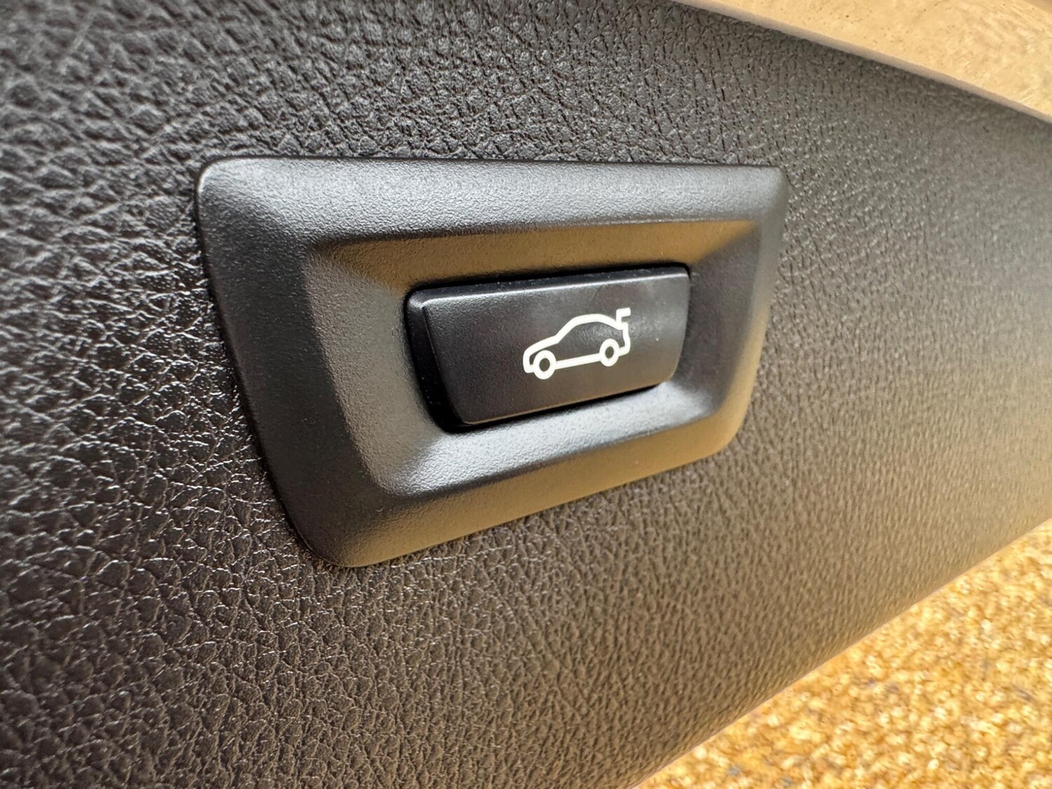 Used BMW 3 Series 2016 for sale - 77440588: Photo 40