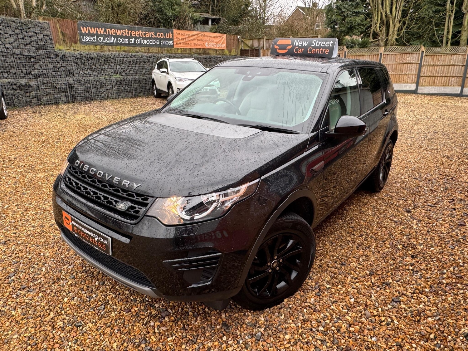 Used Land Rover Discovery Sport 2019 for sale - 77412195: Photo 3