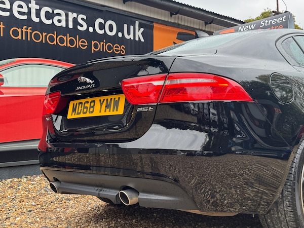 Used Jaguar XE 2018 for sale - 76314560: Photo 11