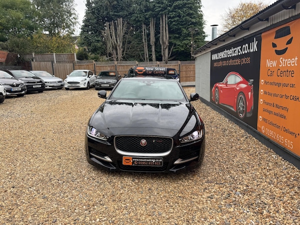 Used Jaguar XE 2018 for sale - 76314560: Photo 4