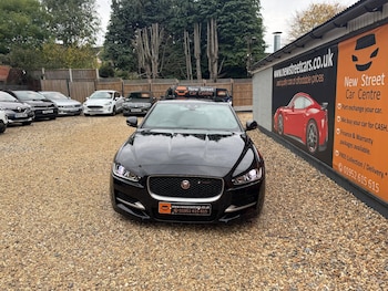 Used Jaguar XE 2018 for sale - 76314560: Photo 4