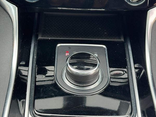 Used Jaguar XE 2018 for sale - 76314560: Photo 54