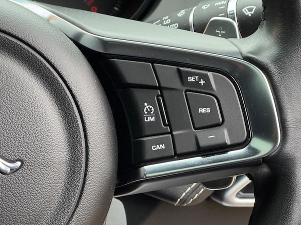 Used Jaguar XE 2018 for sale - 76314560: Photo 57