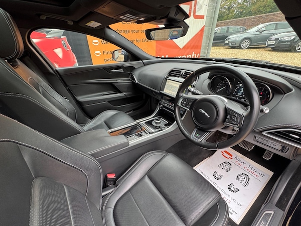 Used Jaguar XE 2018 for sale - 76314560: Photo 60