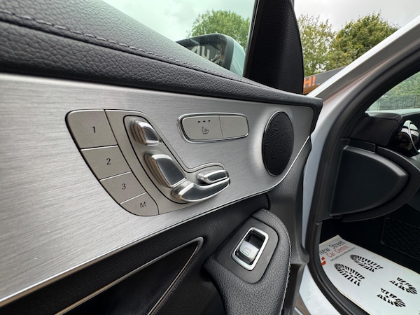 Used Mercedes-Benz C-Class 2015 for sale - 75978920: Photo 32