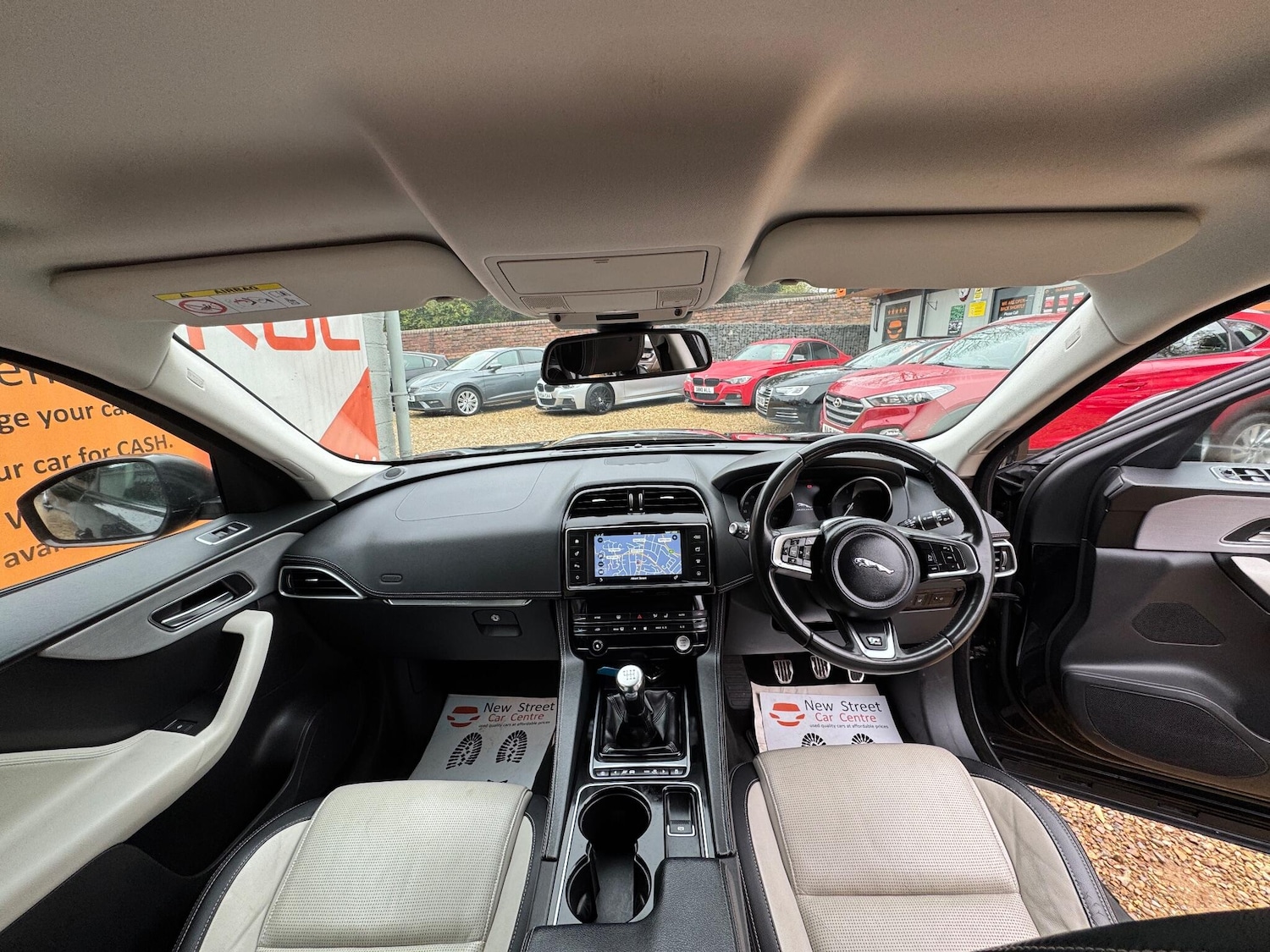 Used Jaguar F-Pace 2017 for sale - 76422922: Photo 2