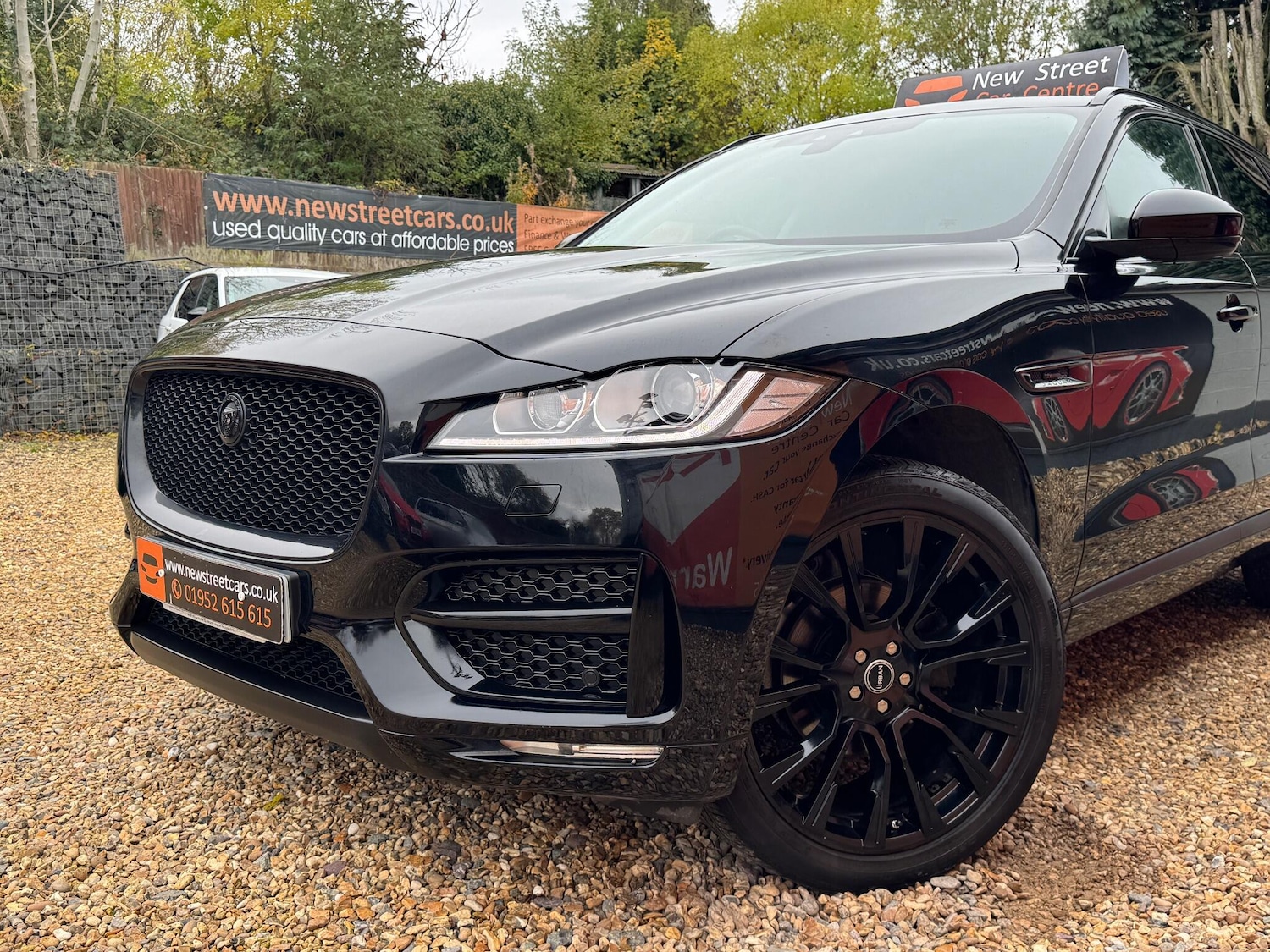 Used Jaguar F-Pace 2017 for sale - 76422922: Photo 23