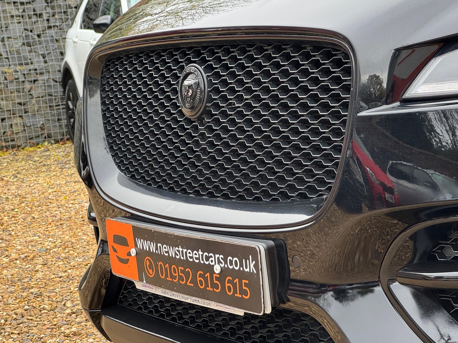 Used Jaguar F-Pace 2017 for sale - 76422922: Photo 26