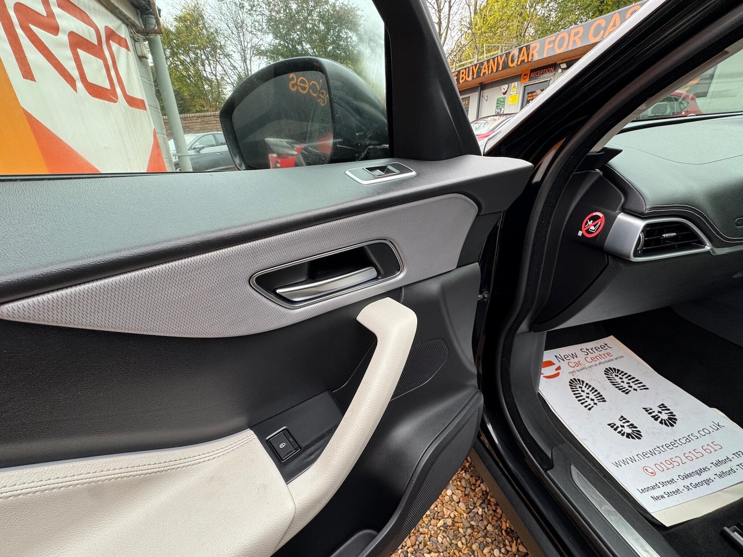 Used Jaguar F-Pace 2017 for sale - 76422922: Photo 28