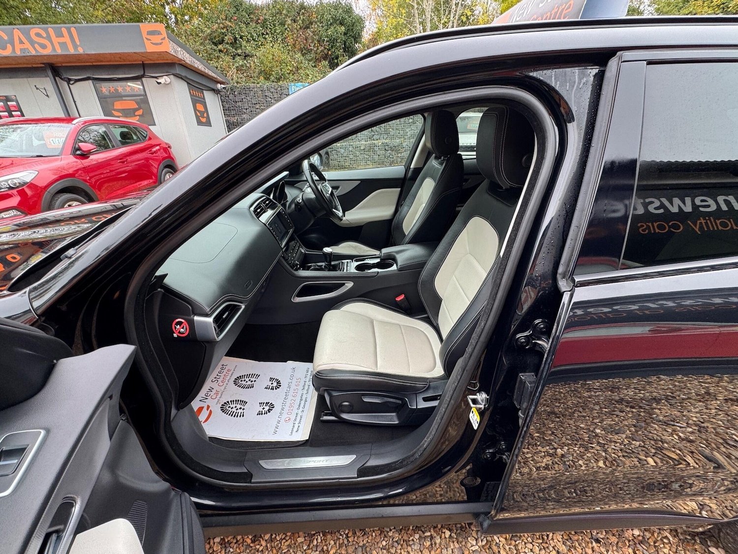 Used Jaguar F-Pace 2017 for sale - 76422922: Photo 29