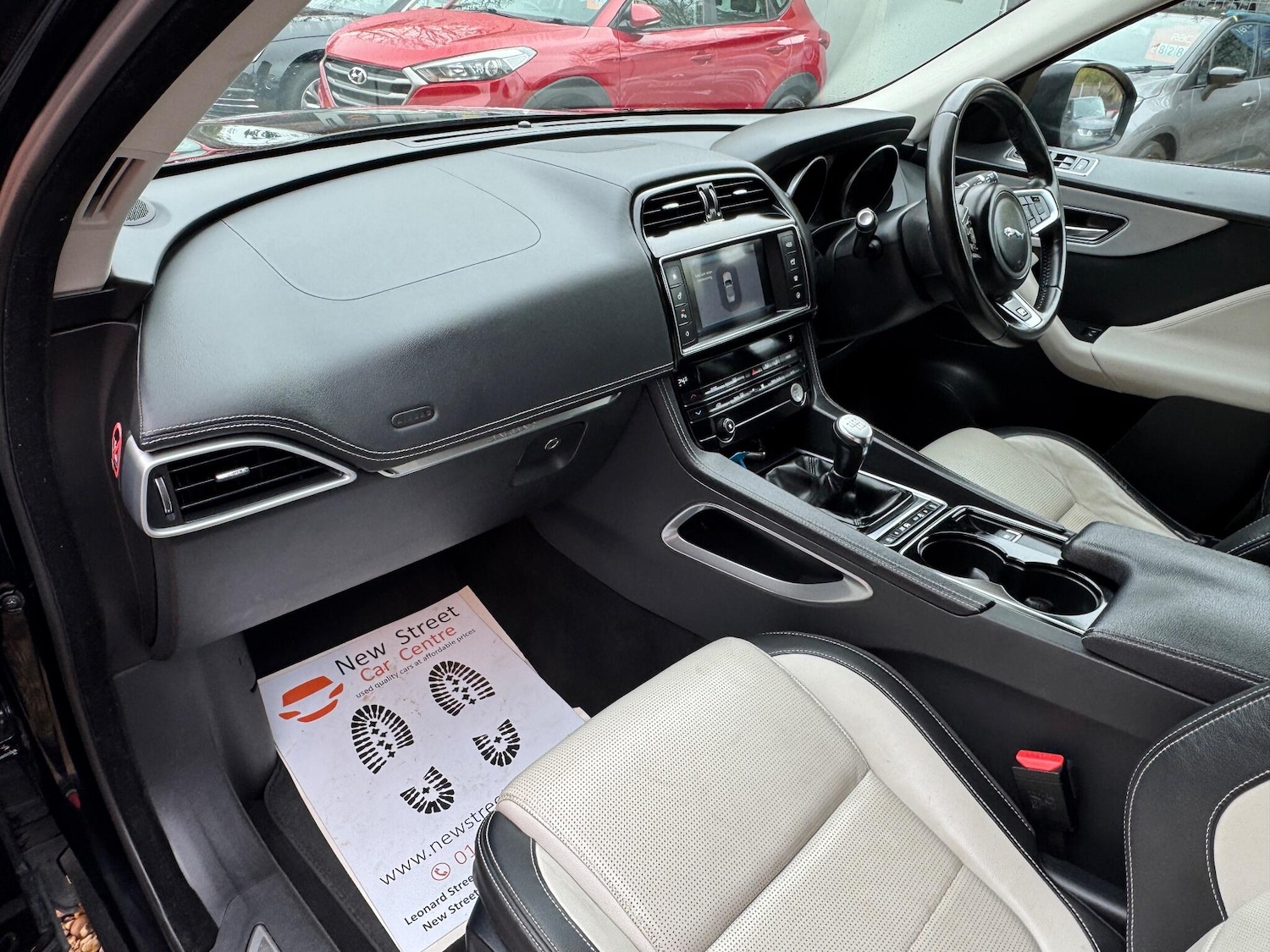 Used Jaguar F-Pace 2017 for sale - 76422922: Photo 32