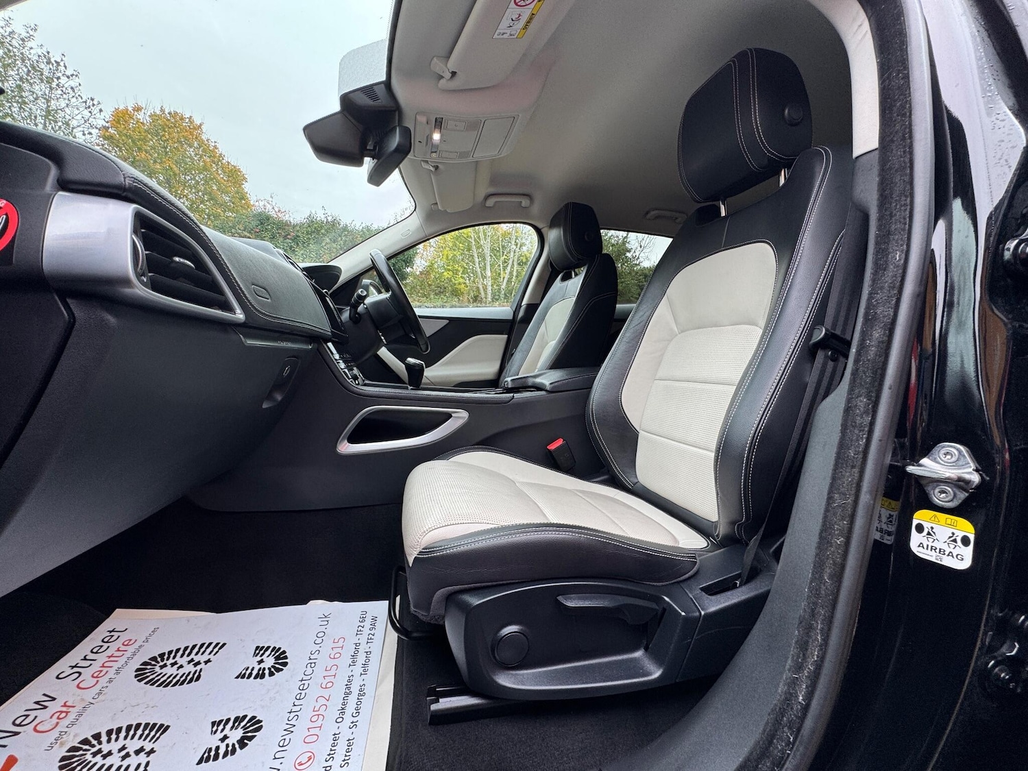 Used Jaguar F-Pace 2017 for sale - 76422922: Photo 33