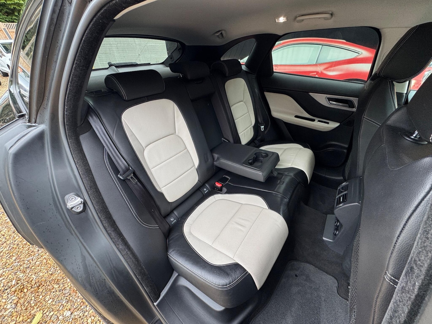 Used Jaguar F-Pace 2017 for sale - 76422922: Photo 37