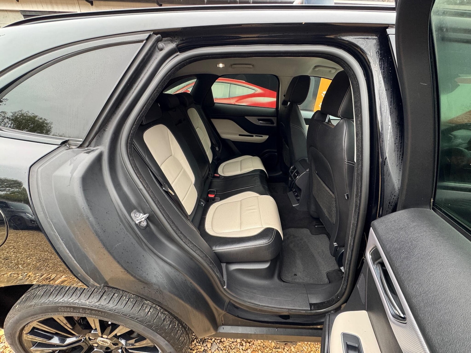 Used Jaguar F-Pace 2017 for sale - 76422922: Photo 38