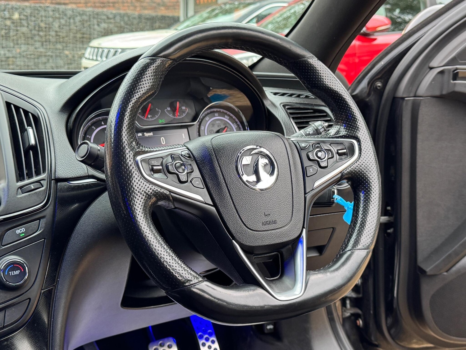 Used Vauxhall Insignia 2015 for sale - 76152740: Photo 9