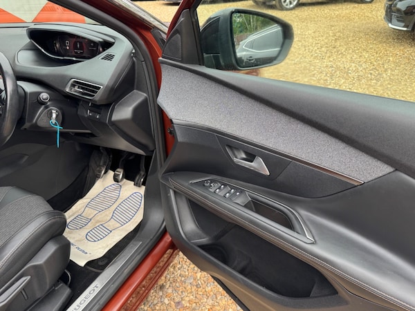 Used Peugeot 3008 2017 for sale - 75564135: Photo 40